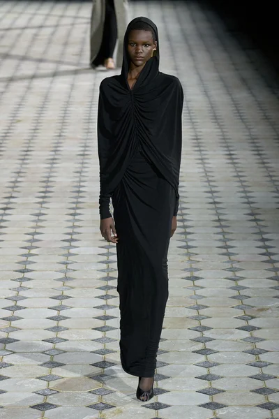 Look 37
